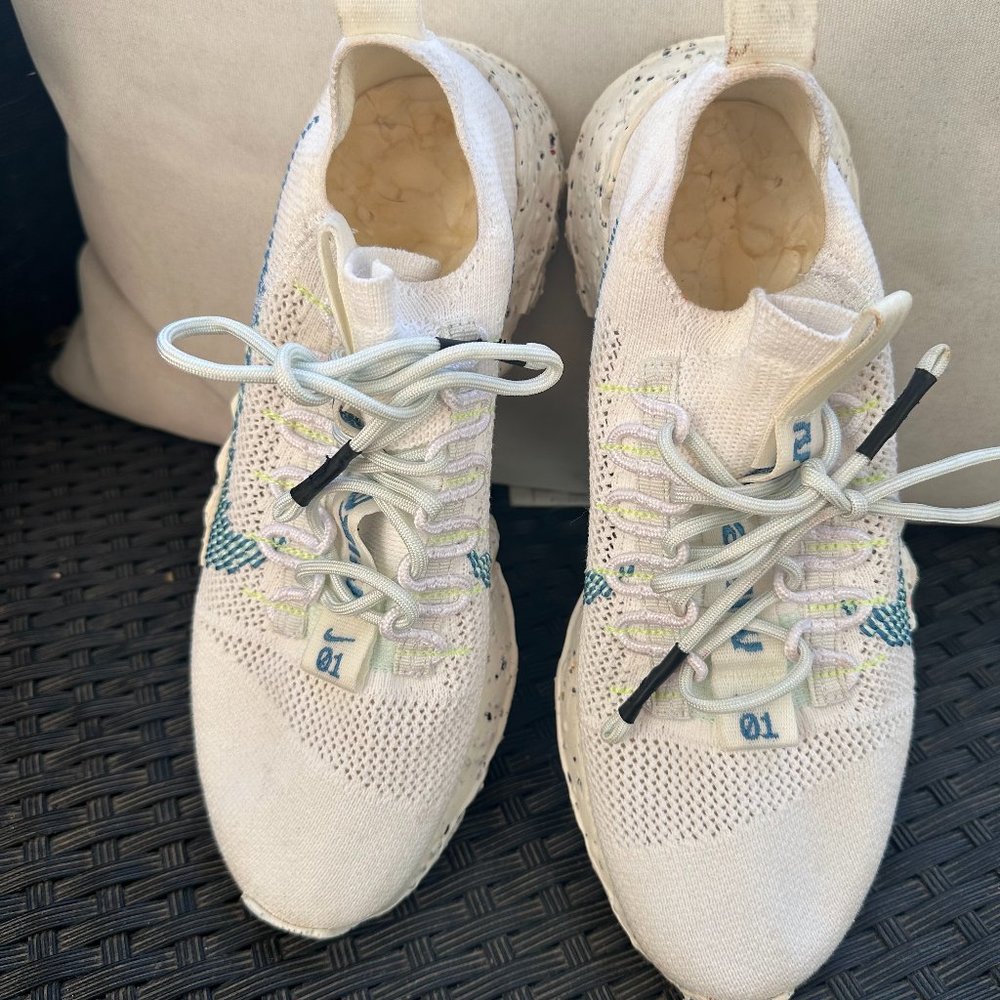 Nike Space Hippie 01